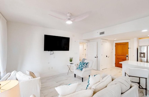 Baytowne Wharf Apartment | Baytowne Wharf - Market Street Inn #338