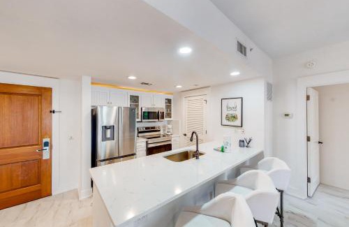 Baytowne Wharf Apartment | Baytowne Wharf - Market Street Inn #338