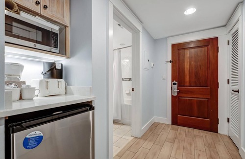 Villa Lago Condo | Baytowne Wharf Studio Retreat - Your Cozy Getaway for Four in Sandestin at Sandestin Golf and Beach Resort!