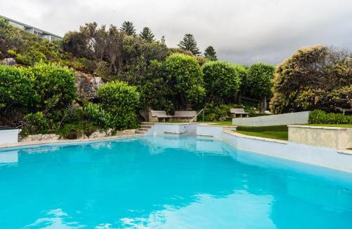 Eastcliff Apartment | Bayview 104