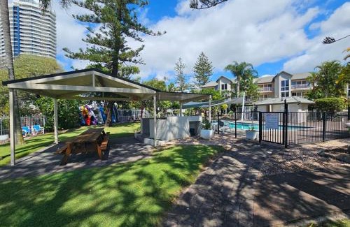 Runaway Bay Apartment | Bayview Bay Apartments and Marina