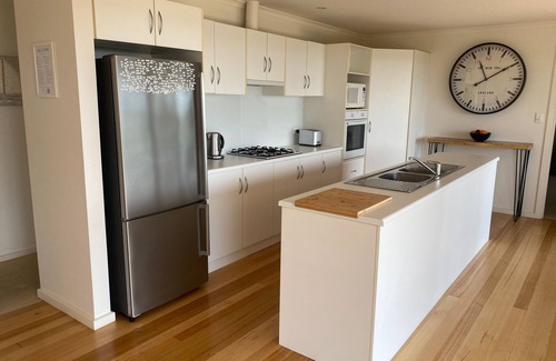 Para Wurlie House | Bayview Bliss - Beautiful sea views! close to playground and beach!