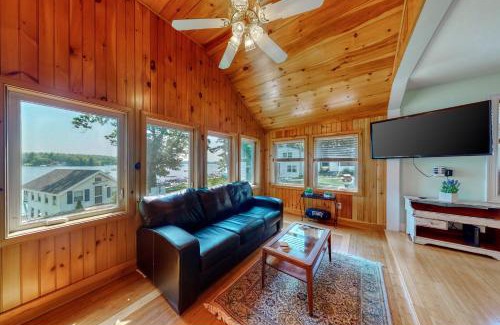 Windham House | Bayview Cottages & Retreats