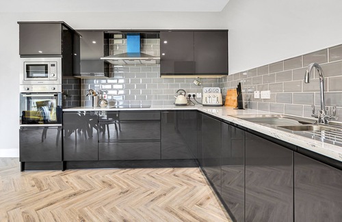 Downings Apartment | Bayview Downings- Luxury 3 Bedroom First Floor Apt