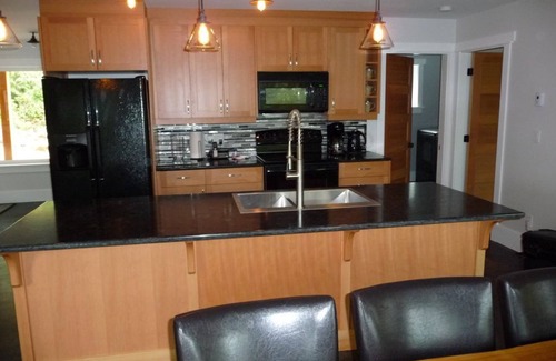 Tofino House | BayView House, Tofino B.C.
