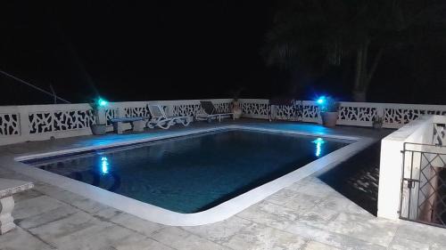 Reading House | BAYVIEW LUXURY Retreat