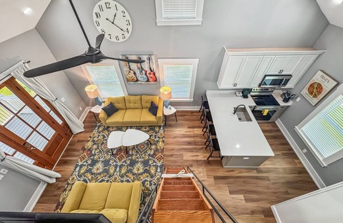 Southeast Pensacola Cottage | Bayview Park Cottage- Custom Built Cottage w/Loft- East Hill - 15 Mins to Beach