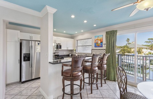Belle Vista Hotel | Bayview Plaza Waterfront Resort