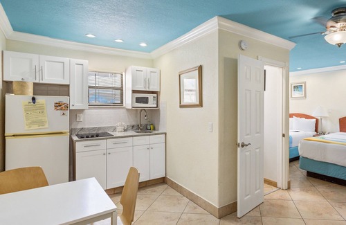 Belle Vista Hotel | Bayview Plaza Waterfront Resort
