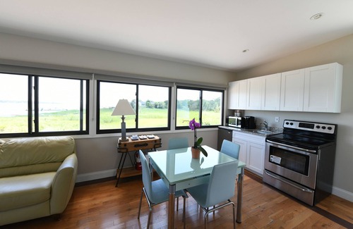 Hampton Bays Hotel | Bayview Resort