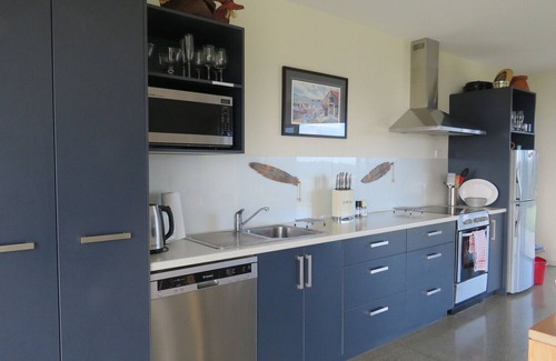 Cable Bay House | Bayview Retreat