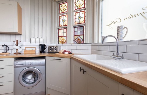 Lynton Cottage | BAYVIEW TERRACE, family friendly, character holiday cottage in Lynton