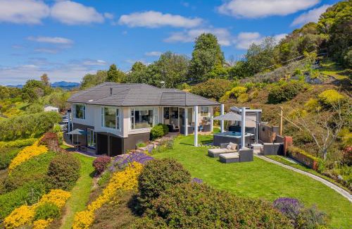 Whitianga Bed & Breakfast | Bayview Valley Lodge Bed & Breakfast