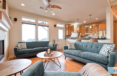 El Lago House | Bayview, Waterfront, Hot Tub, Fishing, Sleeps 14