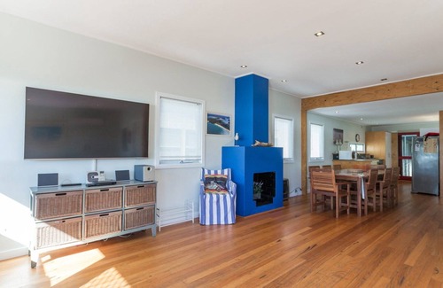Pretty Beach Central Coast House | 'Baywatch at Pretty Beach' by Accom Holidays