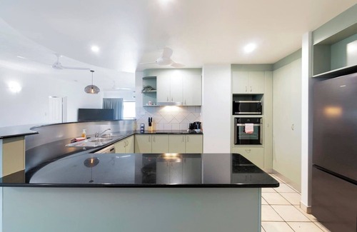 Cullen Bay Apartment | Baywatch Escape Beachside Living near Darwin CBD