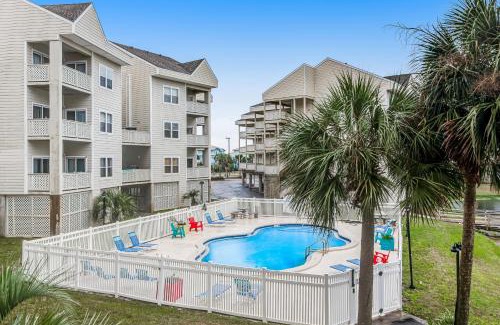 Pensacola Beach Apartment | Baywatch F2