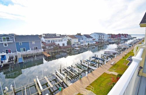 Heron Harbour Isle Apartment | Baywatch III 302A condo