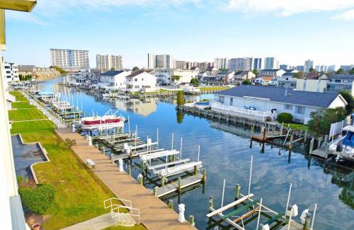 Heron Harbour Isle Apartment | Baywatch III 302A condo