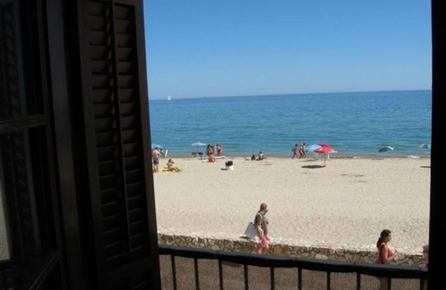 Altafulla House | Baywatch Penthouse with Sea View, Balcony & Wi-Fi