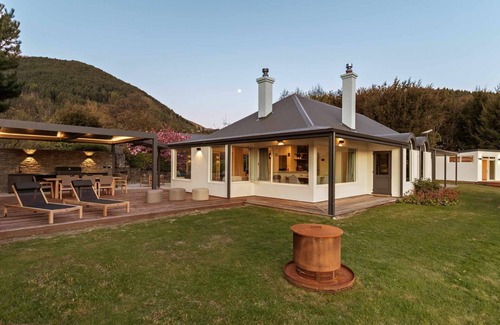Closeburn House | Baywaters - Rural beauty with Sauna, Spa, Gym & Tennis Court