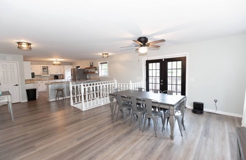 Waverly House | Baywood on the Lake- 3BR water front lake house located on Lake White.