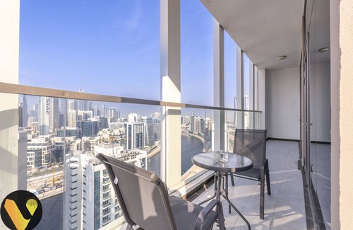 Business Bay Apartment | Bayz Burj Khalifa Views near Dubai Mall