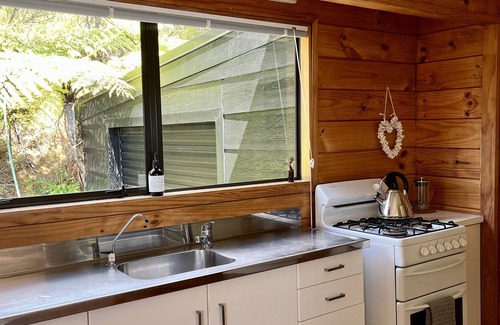 Tryphena House | Bazza's Beach House