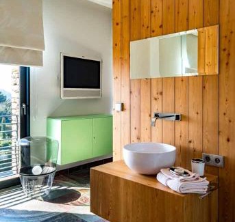 Cabrieres-d'Avignon Bed & Breakfast | BB 12 LUBERON chambres d'hôtes contemporaines
