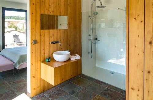 Cabrieres-d'Avignon Bed & Breakfast | BB 12 LUBERON chambres d'hôtes contemporaines