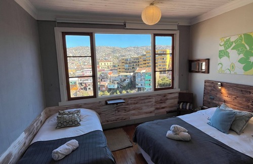 Playa Ancha Bed & Breakfast | BB Casita Yellow