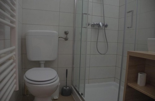Hrastnik Hotel | BB Gore
