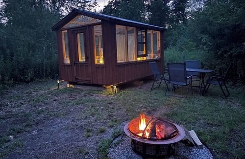 Geneva Cabin | BB Hideaway