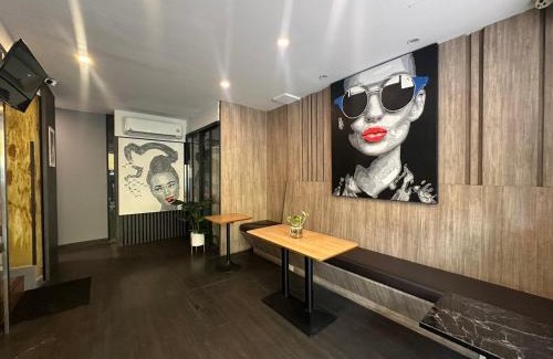 Chana Songkhram House | BB House Phra Athit