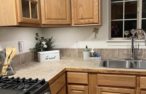 Running Springs Cabin | "BB Vista" Cabin On Way to Big Bear. 8 Mi. to Snow Valley. New 2 Bdr. Pets OK!