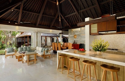 Batubelig Villa | BB5001 - 5 Bedroom Villa in Batu Belig