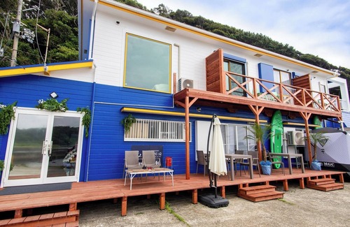 Tanami House | BBQ and breakfast included Nonsmoking Twin room with outdoor jacuzzi no pets allowedocean vie /Higashimurogun Wakayama