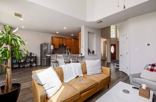 McNeil House | BBQ Backyard Patio Spacious 5 BD 2.5BA