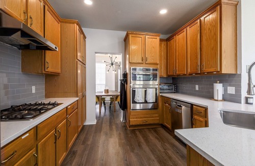 McNeil House | BBQ Backyard Patio Spacious 5 BD 2.5BA