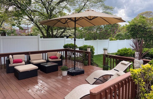 Baldwin House | “BBQ, Beats, Hot Tub Retreat!”