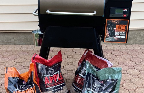 Baldwin House | “BBQ, Beats, Hot Tub Retreat!”