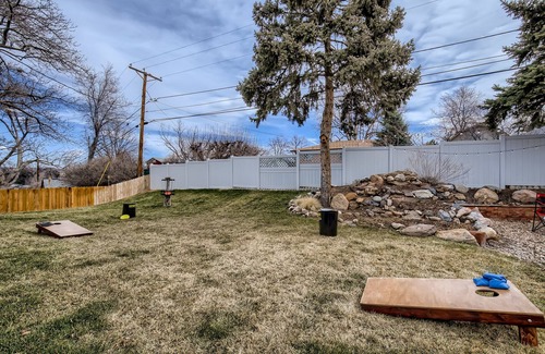 Lamar Heights Area House | BBQ + Games | 70in TV | Foosball | Arvada