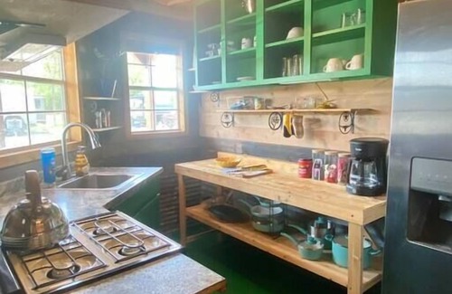 Lockhart House | BBQ, Music & Tiny Home Charm – Clover Casita