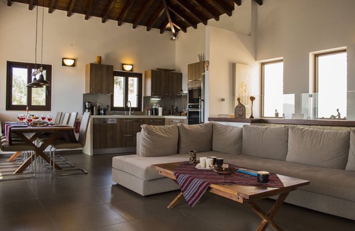 Nopigia Villa | BBQ+Outdoor Kitchen★Lux Stone Villa★ Sea View