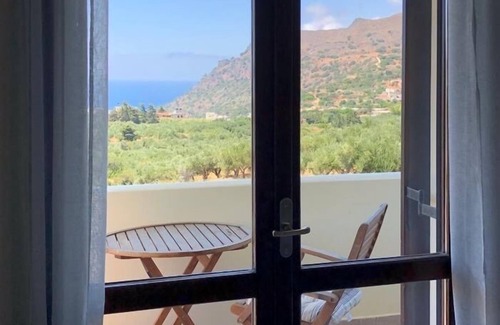 Kolymbari Villa | BBQ + Outdoor Kitchen ★ Sea View ★ Private pool