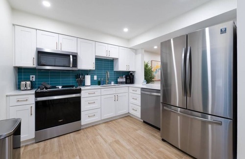 Jacksonville Beach House | Be A Nomad | Gorgeous 2br 1blk from the Ocean - C