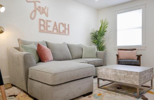 Jacksonville Beach Apartment | Be A Nomad Lovely 2br 1blk from the Ocean