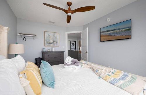 Jacksonville Beach Apartment | Be A Nomad - Oceanfront for Big Groups - Combined Top