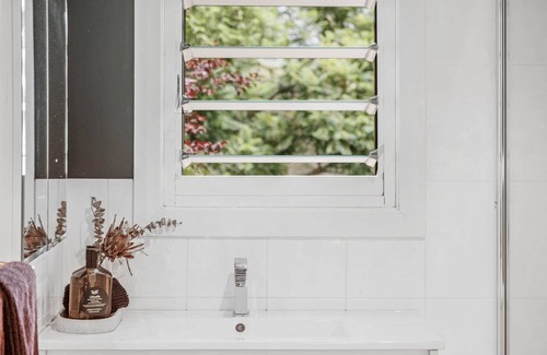 Tugrabakh House | Be amongst nature in the 1890s farmhouse - a time you will never forget.