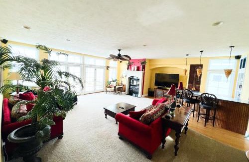 Traverse City House | Be Dazzled- Grand Traverse Bay-Traverse City